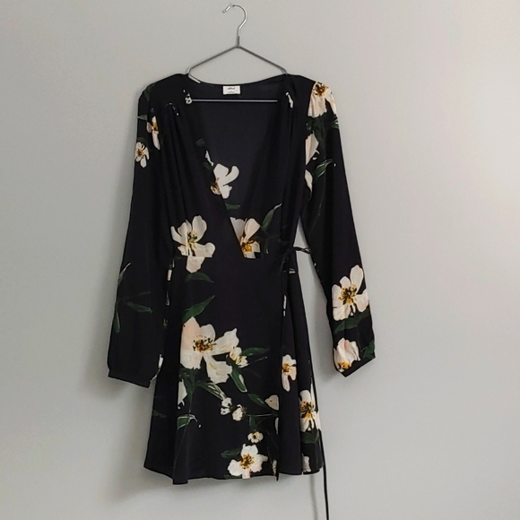 Aritzia Wilfred Silk wrap dress - Picture 1 of 5